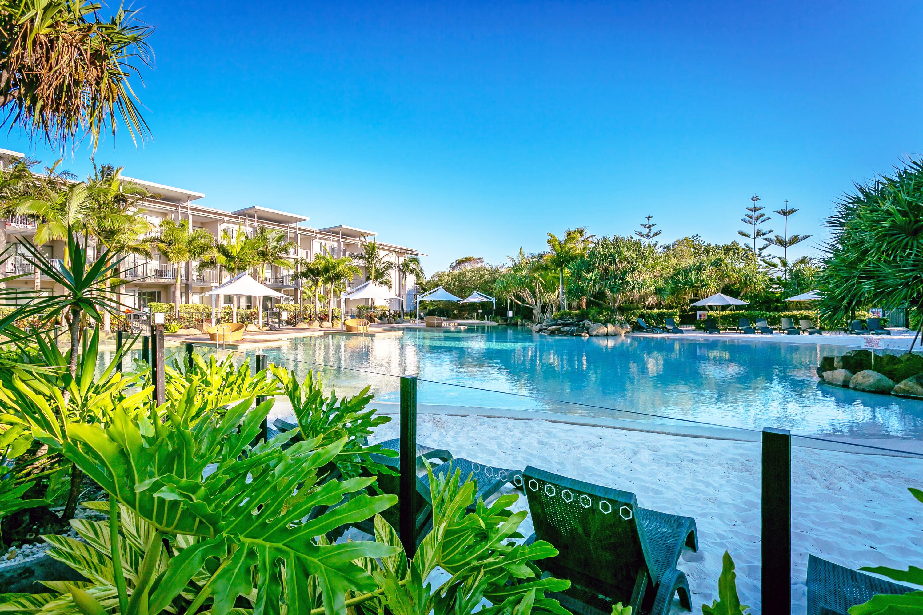 קינגסקליף Peppers Salt Resort & Spa מראה חיצוני תמונה The pool at the InterContinental Sanctuary Cove Resort